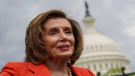 Pelosi attacca Netanyahu, il peggior discorso al Congresso