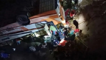 מפולת סחפה שני אוטובוסים לנהר במרכז נפאל