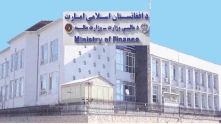 په افغانستان کې په کور ناستو ښځینه کارکوونکو ته۵ زره  افغانۍ او نورو ته پخواني معاشونه ورکول کېږي 