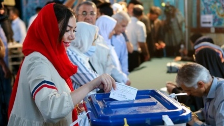 在美国21个州同时举行伊朗总统第二轮选举