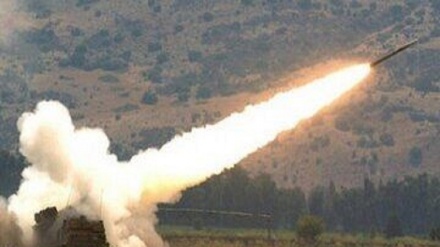 Hezbollahu lëshon breshëri raketash mbi objektivat izraelite