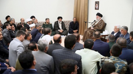 د انقلاب معظم رهبر د دښمن د رواني جنګ په مقابل کې د ودرېدو په ضرورت تاکيد وکړ.