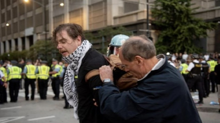 מפגינים פרו-פלסטינים נעצרו מול הקונסוליה הישראלית בשיקגו