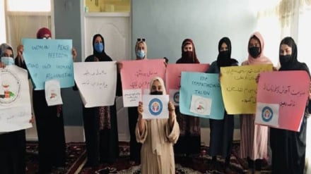 نړیواله ټولنه دې له طالبانو سره هر ډول مالي مرستې بندې کړي