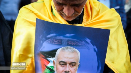 Tehran əhalisi İsmayıl Həniyyənin terror edilməsini pisləmək üçün toplandı
