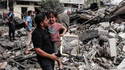 Më shumë se 16 palestinezë u martirizuan dhe u plagosën nga bombardimi i dy shtëpive në Rripin e Gazës