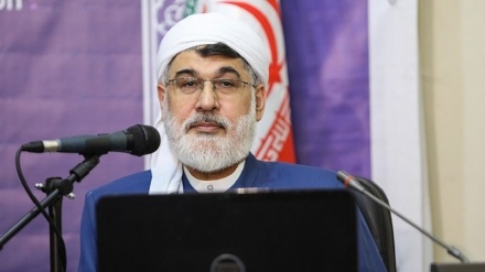 Sunni prayer leader of Tehran: Imam Hossein's uprising best example of bidding what is right and forbidding what is wrong