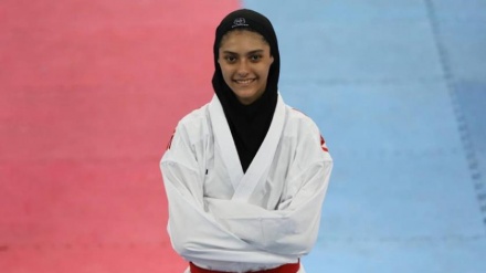 Asiatische Junioren-Karate-Meisterschaft; Goldmedaille für iranisches Mädchen