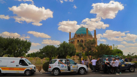 Teilnehmer der internationalen Seidenstraßen-Rallye durchqueren 10 iranische Provinzen