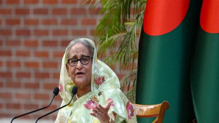 Bangladeş Başbakanı ülkeden ayrıldı
