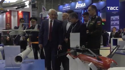 ՌԴ պաշտպանության նախարարն այցելել է Մոսկվայի ռազմական ցուցահանդեսի Իրանի տաղավար