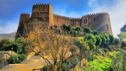 Falak-ol-Aflak; ancien château iranien et mystères