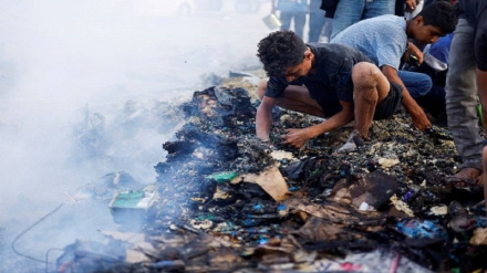 In fiamme le tende dei rifugiati palestinesi, cancellati i voli interni a Tel Aviv: notizie dalla Palestina