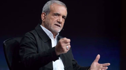 ইসরাইলের মানবতাবিরোধী অপরাধ প্রতিরোধে এগিয়ে আসুন: বিশ্ব সংস্থাগুলোর ইরানি প্রেসিডেন্ট