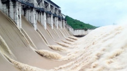  ফারাক্কা বাঁধের সব গেট খুলে দিল ভারত, ছাড়া হয়েছে  ১১ লাখ কিউসেক পানি  