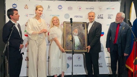 ロシア人画家、「イラン文化遺産に陶酔」