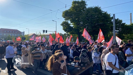 Марш протеста берлинцев против закрытия Исламского центра Гамбурга