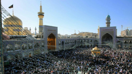 د صفرې په وروستۍ لسیزه کې ۷،۵ میلیونه زایرین د ایران مشهد ښار ته راځي