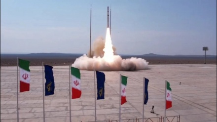 L'Iran lance avec succès le satellite de recherche 