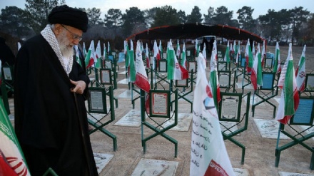 د شهیدانو د یاد نمانځنه د ملت د حرکت د سلامتۍ او د انقلاب له لارښوونو څخه انحراف نه کولو ضامن دی