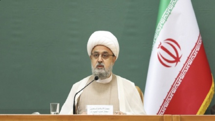 ایران د اسلامي نړۍ د اتحاد پلازمینه؛ د څه د پاسه دوه سوه نړیوالو شخصیتونو په ګډون سره د اسلامي وحدت د اته دیرشم کانفرنس ترسره کیدل: