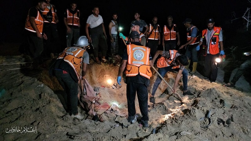 Penyelamatan korban di bawa pasir akibat serangan rezim Zionis