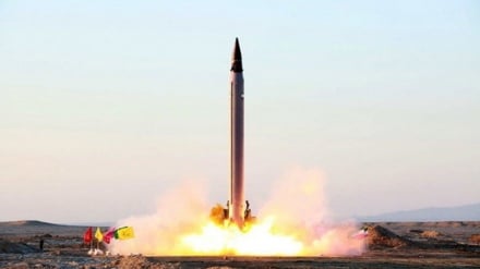 Iran yazindua makombora ya Emad, Ghadr yaliyoboreshwa