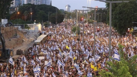 700 bin Siyonist Netanyahu'ya karşı toplandı