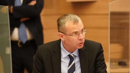 יריב לוין טוען: צו בג