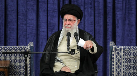 د انقلاب معظم رهبر: ټول مسلمانان د لبنان  د خلکو او سرلوړي  حزب الله تر څنګ ودریږي