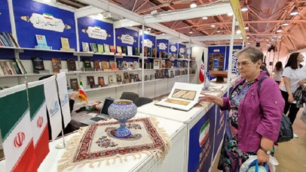 Рӯнамоӣ аз осори ҷадиди ноширони эронӣ ба забони русӣ дар намоишгоҳи китоби Маскав