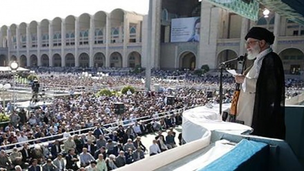 Imam Khamenei Memimpin Salat Jumat Tehran