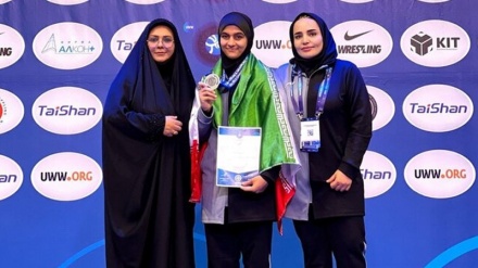 グラップリング世界選手権でイラン女子選手が銀メダル2個獲得