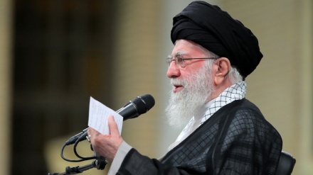 Imam Khamenei: The Zionist regime and the US will receive a crushing response