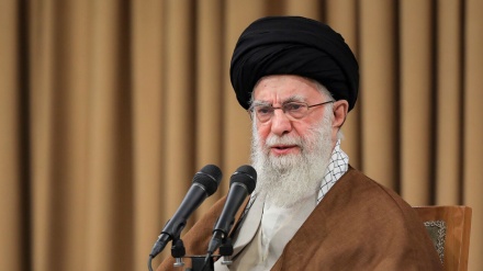 İnqilab liderinin ivrit dilində yeni tviti: Sionist terror dəstəsinin bütün liderləri mühakimə olunmalıdır