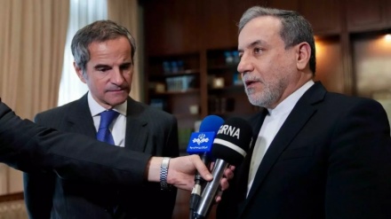 What warning did Iran give to the European Troika?