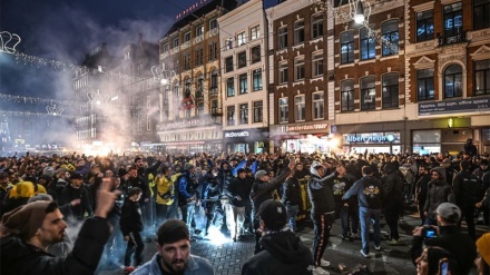 Të rinjtë holandezë: Izraelitët le ta dinë se Holanda nuk është territor i pushtuar/lajmet më të fundit nga përleshjet në Amsterdam