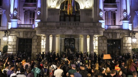 Demonstrata në Valencia në shenjë proteste për mënyrën se si u trajtuan përmbytjet vdekjeprurëse