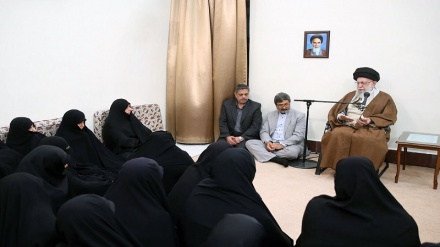 امام خامنه اي: د اسلامي تمدن په لور د تګ لازمه، د اصیلو دیني معارفو پراختیا وبلله