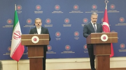 Araghchi në Ankara: Provokimet terroriste në Siri në përputhje me objektivat e sionistëve