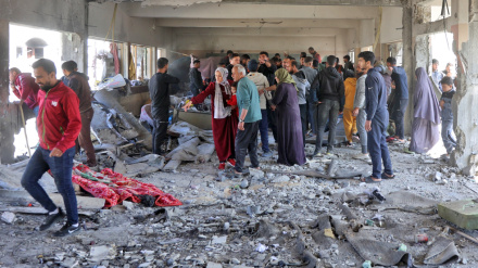 Izraeli vazhdon të bombardojë shtëpitë dhe shkollat ​​në Gaza një ditë pas masakrës në kampin Nuseirat