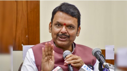 ‘অবৈধ বাংলাদেশিদের’ জন্য ডিটেনশন সেন্টার তৈরির ঘোষণা মহারাষ্ট্রের মুখ্যমন্ত্রীর