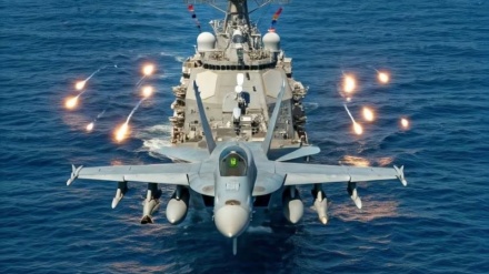 La chute d'un F-18 américain frappé en mer Rouge : vérité démasquée