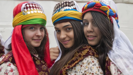 علویان چه کسانی هستند؟