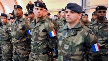 Bisedime të fshehta mes Anglisë dhe Francës për dërgimin e trupave në Ukrainë