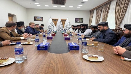 نماینده ویژه پاکستان برای افغانستان با امیرخان متقی دیدار کرد