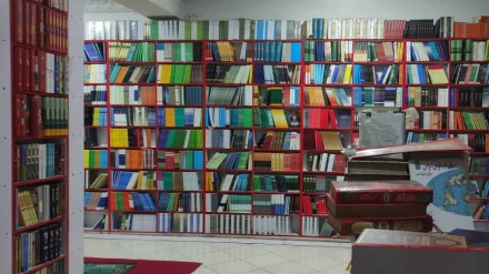 ممنوعیت تحصیل دختران بازار کتاب را در ننگرهار از رونق انداخته است
