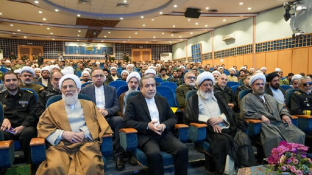 Ərağçi:İron İslom Respublika votımon islomiyə inğilobi məktəbi mənbəkuye 