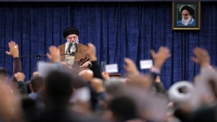 دیدار رهبر معظم انقلاب اسلامی با هزاران نفر از اقشار مختلف مردم 
