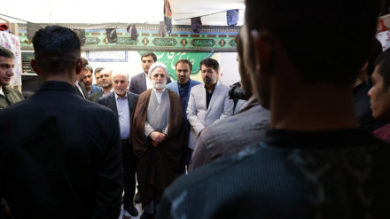 Освобождение тысяч заключенных и смертный приговор трем террористам в Иране